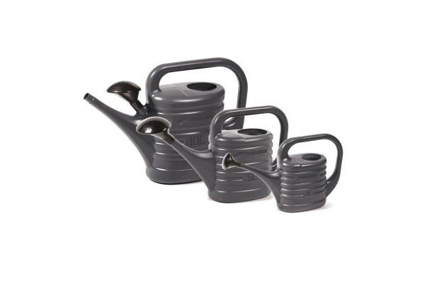 Konev plastová 2 l, ZEBRA